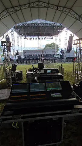 Cabina Audio Pantallas Iluminación  Escenario Produccion 4 Trailer  Las Empresas Mas Grandes Espectáculos 