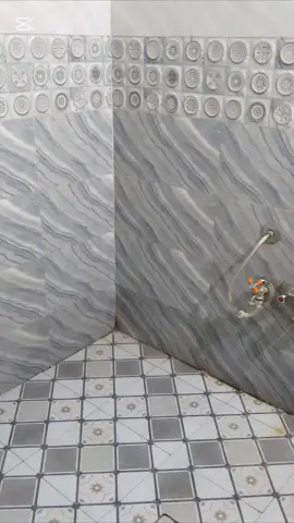 من تريد تسبح وخوك كدامك 😂😂😂#لايك_متابعه_اكسبلور #عباس_الحلاق #شعب_الصيني_ماله_حل😂😂 