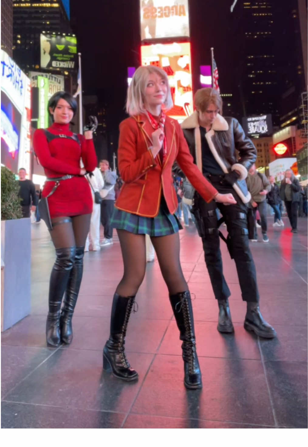 LEOOOOON LEOON HAAAEEELLPPPPPP #residentevil #halloween #residentevil4 #cosplay @Jas ♡ @Gale 