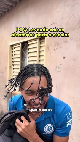 Levando coisa aleatório pra escola:🤣 . . . #humor #escola #videosengracados #explorer 