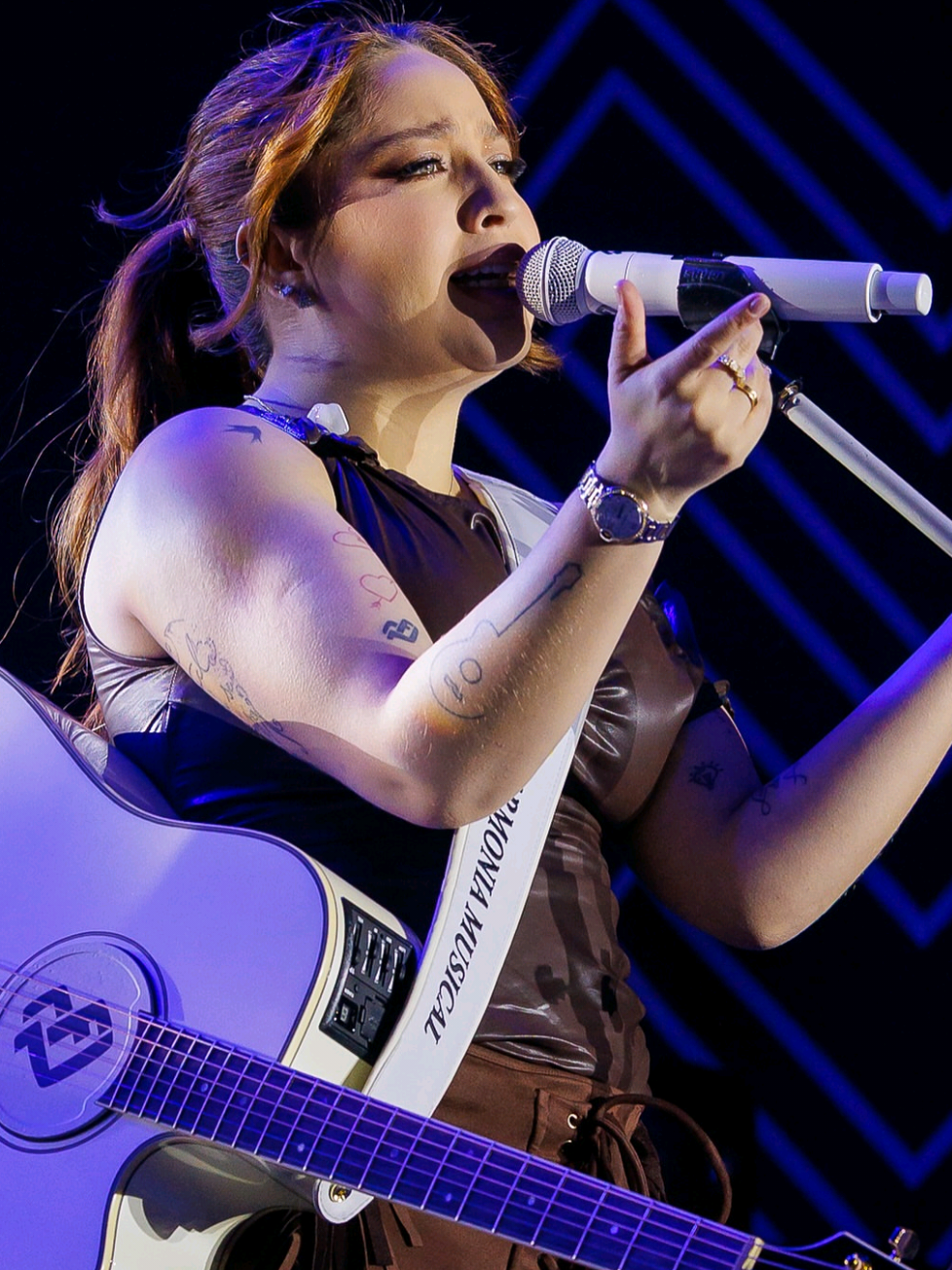 Quando tem sentimento 🎶🥹 #marifernandez #sertanejo  #tipografia #musicasertaneja 