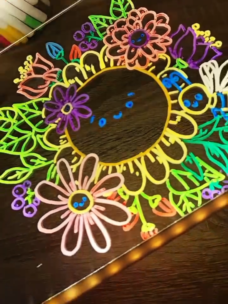 La pizarra Luminosa de dibujo más rara pero bonita 🤩 Tus peques van a alucinar con esta pizarra mágica LED💡 Dibujan con luces de colores, borran y vuelven a crear una y otra vez 🎨 Ideal para estimular su creatividad, mantenerlos entretenidos (¡sin pantallas!) y disfrutar momentos llenos de imaginación 🌈 🎁 Perfecta para regalo 💡 Segura, reutilizable y fácil de usar 👧🧒 ¡Diversión garantizada para niños de todas las edades! ✅Incluyen:  1 Pizarra Led 1 Cable USB 1 Gamuza 7 Plumones 1 Soporte  ❤️ Sorprende con este Gran regalo 😍🎄🎁✨ #pizarra #pizarraled #pizarramagica #dibujo #DIY 