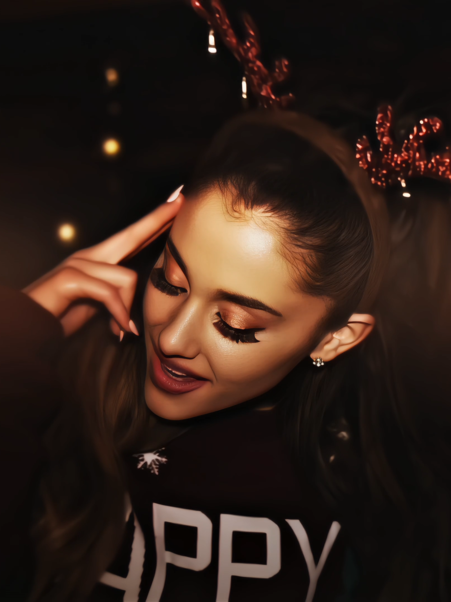#ARIANAGRANDE :: IT'S TIMEEE ☃️ | NEM ACREDITO QUE CHEGOU A DATA QUE EU MAIS AMO 🥹🤍☃️ | ac pedro |  scp sceneagb | #arianagrande #edits #natal #santatellme #foryou #fyp | @arianagrande | ariana grande edit alta qualidade santa tell me