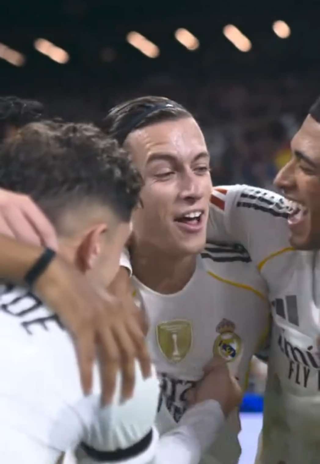 🤍🤩 When you score your first goal with @Real Madrid C.F.  #RealMadridValencia #LALIGAHighlights #LALIGAEASPORTS #Deportesentiktok 