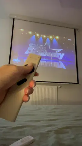 ✨ On est samediiiiii… et qui dit samedi dit Star Ac’ ! ⭐️ C’est officiel : mes samedis soirs sont bookés pour les trois prochains mois 🤩 En bonne casanière que je suis, j’ai déjà tout prévu pour être bien installée 🤭🛋️ Et toi, tu fais partie de la team Star Ac’ ou pas ? 🎤💫 #starac #staracademy #tf1 #Home #maison #construction #life #Lifestyle #chill #casanier #casaniere 