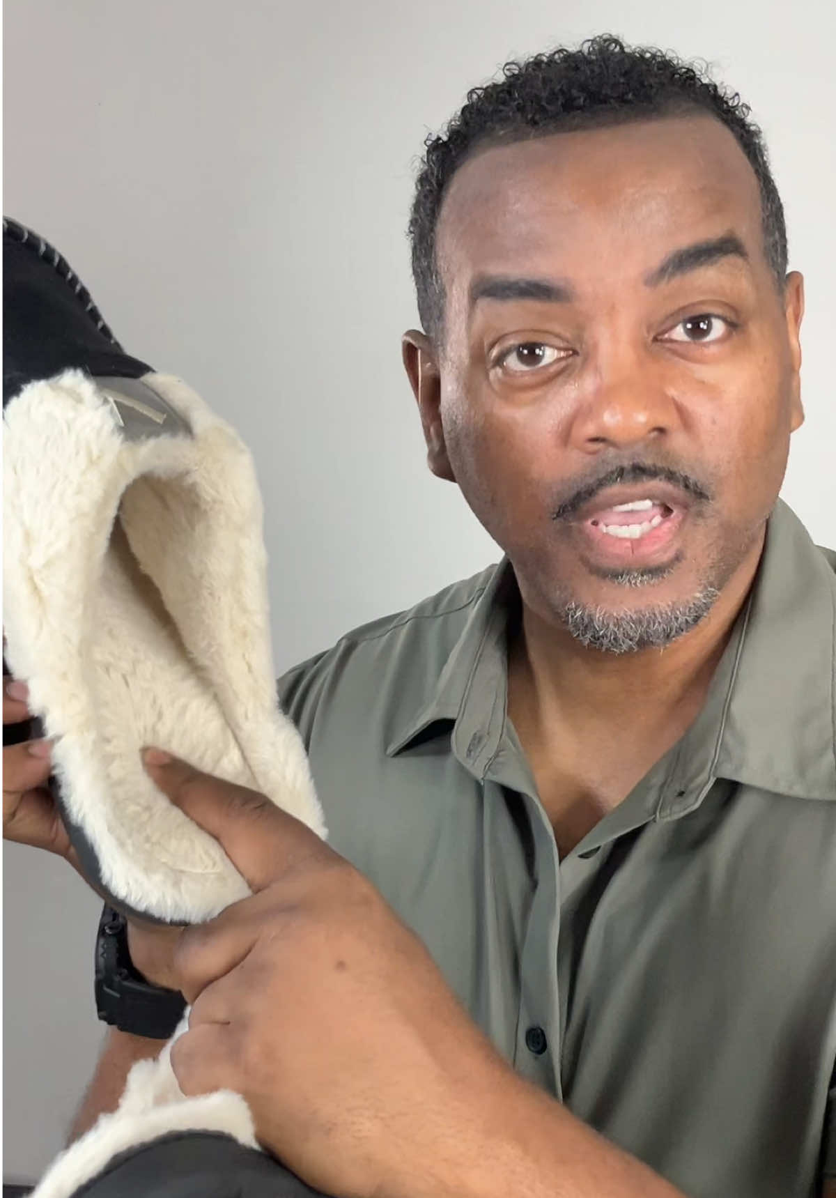 Slippers for men 2025. Best slippers for men cozy slippers for men. Best home slippers for men. Trending slippers for men. #CozySlippersForMen #BestSlippersForMen #TrendingHalfShoesForMen #SlippersForMen2025 #BestSlippersForMenFromAmazon 