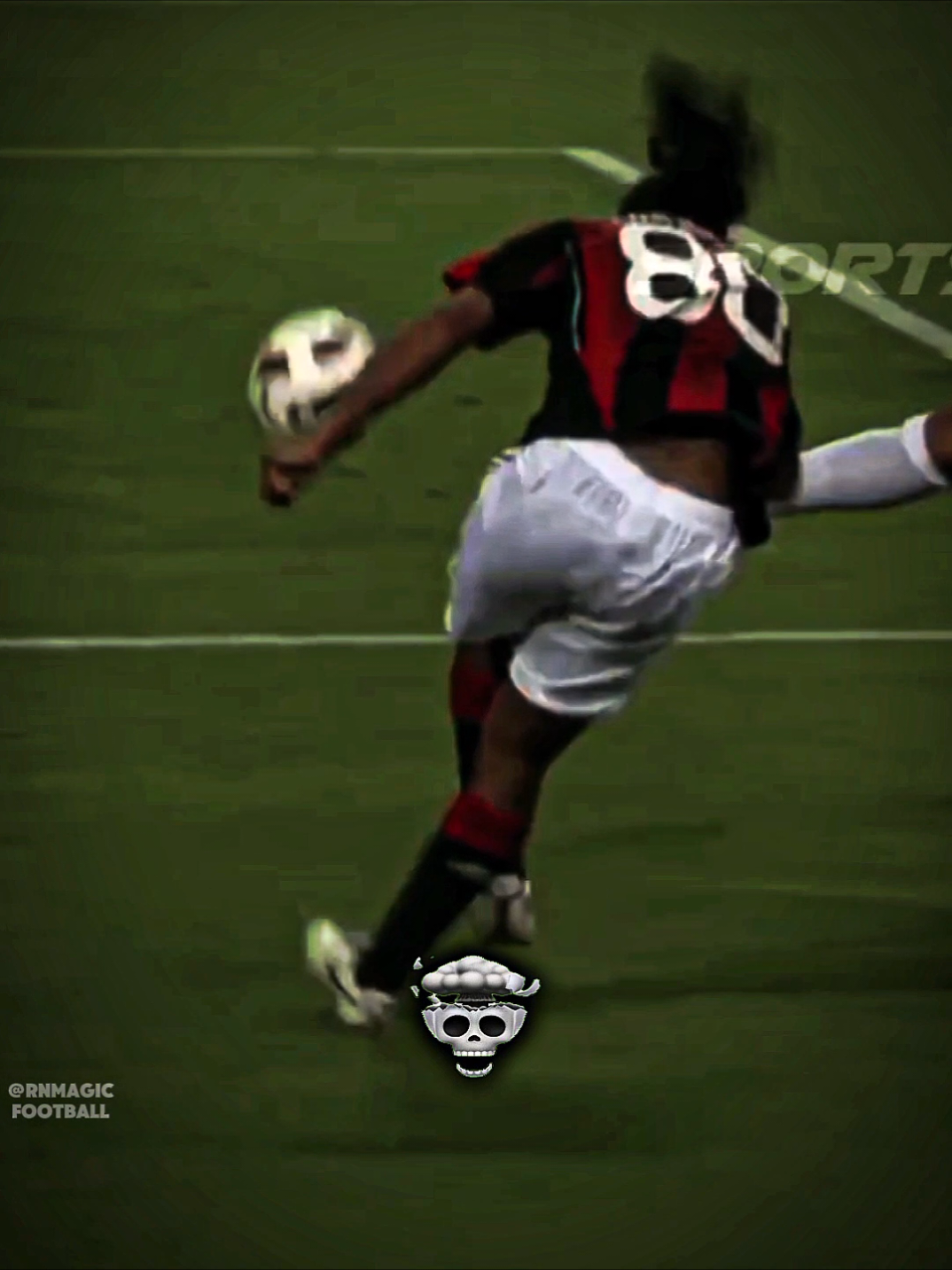 joga bonito ☠️#rnmagicfotball #fy #viralllllll #ronaldinho #milan 