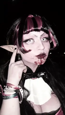 Tomato juice🥰#halloween #draculaura #cosplayer #monsterhigh #wuhluhwuh 