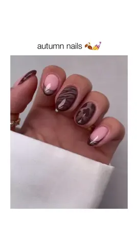 The perfect set for autumn 🤎 @nails.by.iz__ #nailart 