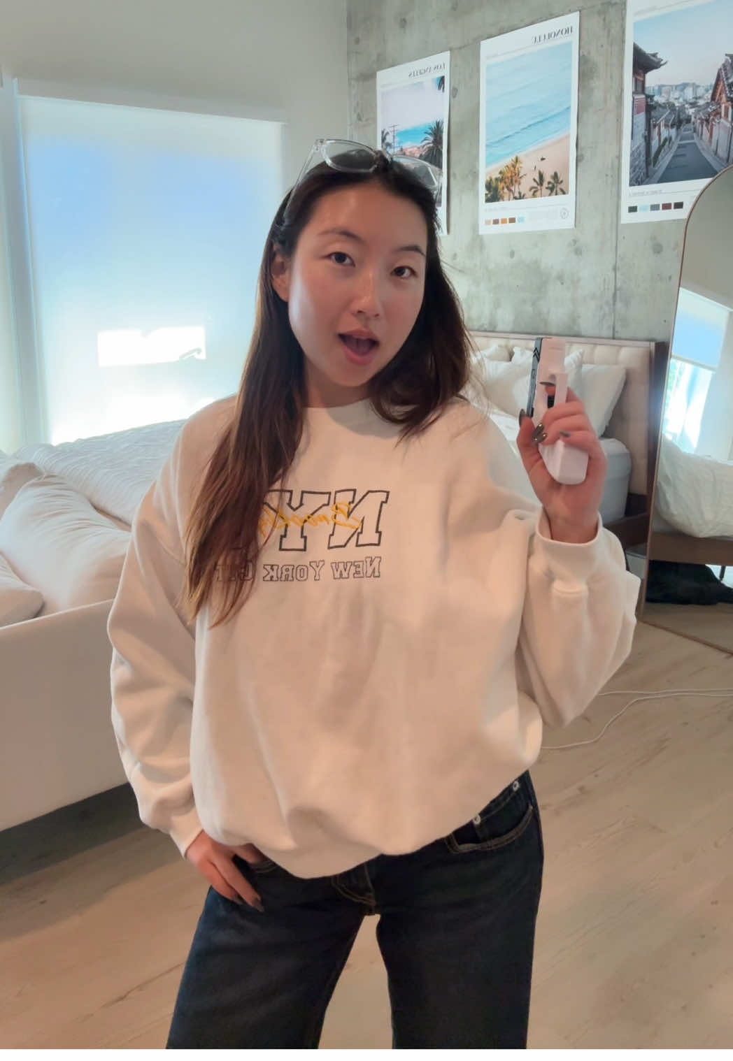 Bow bow bow bow 🔫#halloween2025 #laracroft #halloweentransition #tombraider #laracroftcosplay 