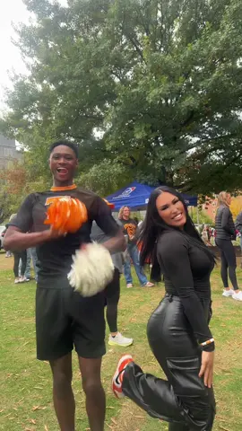 Let’s Go Tennessee  🧡🖤🏈 @jordan 