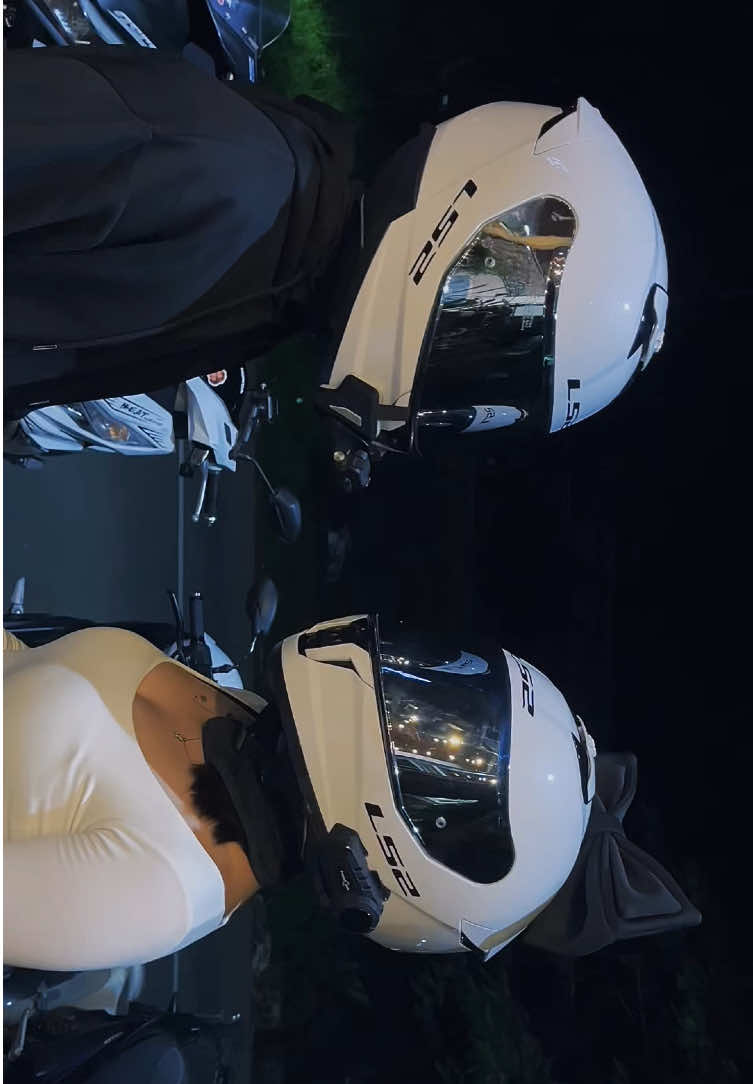 @Czyoj  💅🏻💅🏻 #couple #ls2helmets #rides #fyp 
