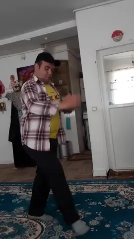 رقص امروز فرزند ارشدم به همراه پسر کوچیکم متین .نظرتون چیه؟#لایک_فالو_یادتان_نره_عزیزان_دل #رقص #طنز_خنده_دار #خنده #فان 