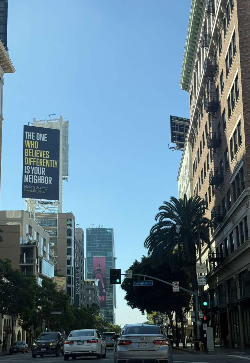 this one is differentttt but i love her so so much !!! ✨✨ @Uni. @Fenty Beauty @LORE #fallfragrances #fallscents #perfumecombo 