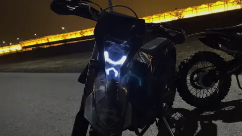 в трендах 🖤🖤 #kewsk16 #мотосезон2025 #fyp #эндуро 