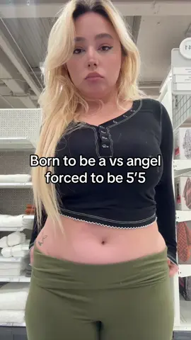 Could I model? Be honest <3 #victoriasecretfashionshow #victoriassecret #trending #elenasainte 