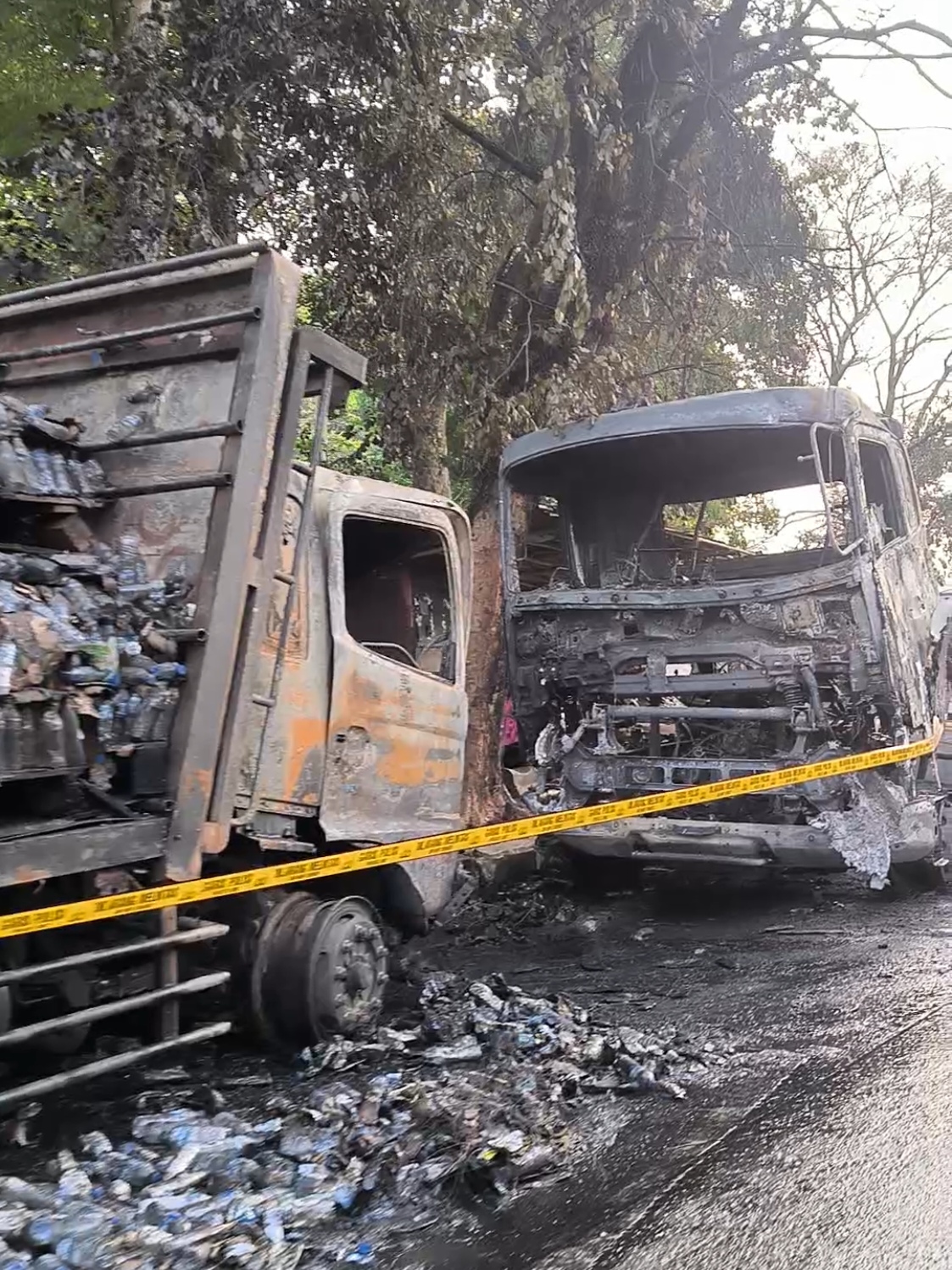 Situasi Pagi ini pasca Kebakaran hebat tangki truk Pertamina di Jebrod Cianjur yang terjadi pada Sabtu malam, mengakibatkan Pos Polisi, beberapa bangunan dan kendaraan di sekitarnya ikut terbakar (Minggu 2/11/25) #cianjur #jebrod #pasirhayam 
