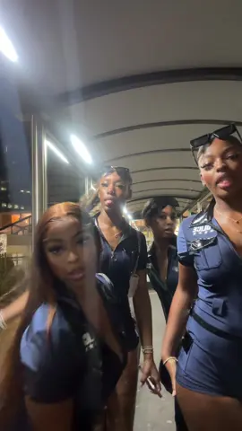 where's the criminals?👮#fyp #policeofficer #weoutside 