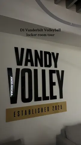 10/10 locker room😍😍 so blessed!! #foryou #vanderbilt #volleyball #d1athlete #lockerroom @vandyvolleyball 