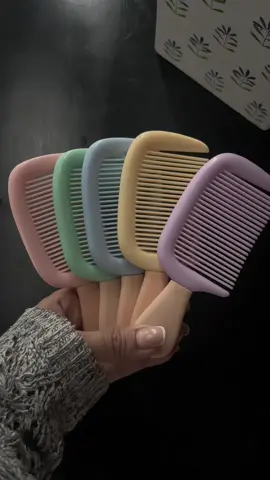 Soo cutie 😍❤️✨ #haircomb #hairbrush #cutie #giftidea #fyp 