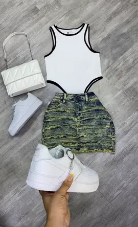 NEW OUTFIT 🔥 Body one size $700, Falda 7/8,9/10 $1,200