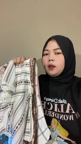 Celana hot pants wanita