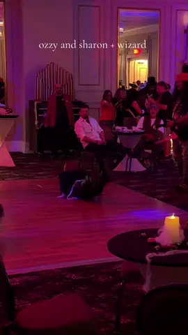 iconic  #halloween #ozzyosbourne #sharonosbourne #foryoupage #halloweencostume 