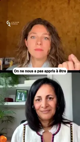 On ne nous a pas appris à être. On nous a appris à faire. À obéir. À rentrer dans les cases. Alors on dit je ne sais pas faire, pour se protéger… Mais à la naissance , on ne savait pas marcher non plus. Et on a appris. Le vrai problème, ce n’est pas de ne pas savoir. C’est d’avoir oublié d’essayer. Aujourd’hui, quelque chose se réveille en nous l’envie de se comprendre, de se connaître, de réapprendre à vivre. L’école ne nous a pas préparés à ce monde. Alors on crée une autre école  celle du développement personnel, de la conscience, du courage d’être soi. Et si on choisissait d’etre vrais ? Osons partager, créer, inspirer… à notre manière. Le monde n’a pas besoin d’une copies. Il a besoin de toi. De vrai. De vivant. D’unique. #DéveloppementPersonnel #OserÊtreSoi #LeadershipFéminin #Authenticité #Inspiration        
