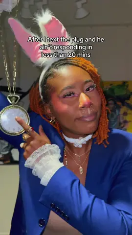 ⏰ #viralmeme #blackcosplay #viraltiktoks #aliceinwonderland #clockit 