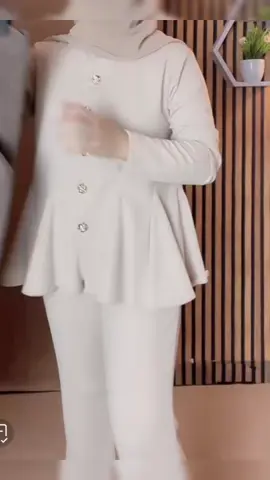 BELLIYUU | SETCEL Dioraa kancing bunga knit premium / atasan knit premium kancing bunga#bajuwanita #bajukekinian #setelancelana #knitpremium #fypdonggggggg 