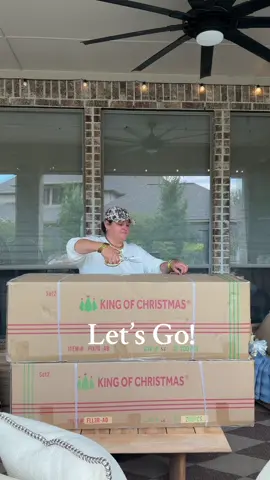 Thank goodness they were all here to help! @King of Christmas 9ft Alpine fir prelit.  #KingOfChristmas #AlpineFir #ChristmasTime #LCHChristmas #gifted 