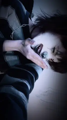 Ignore the cracked face paint pleaseeee pretend I look flawless #clown #halloween #makeup