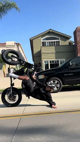 better footbrake work soon #wheelie #super73 #cleanest #bestsuperrider #ebike @RQ.Racing @ChiBatterySystems 