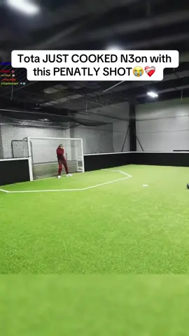 Crazy😳😳 #fypシ゚viral #tota #n3on #Soccer #aura