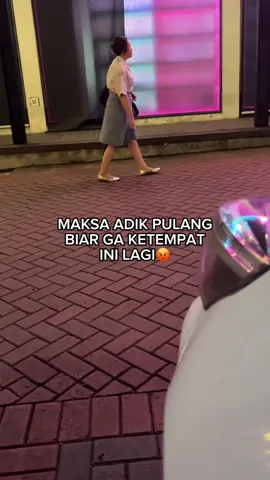 please gue jadi kakak harus gimana lagi urusin dia? 😭