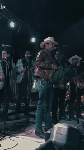 Tengo un amigo… #jesusuriarte #tengounamigo #corridos #corridoschingones #corridosperrones 