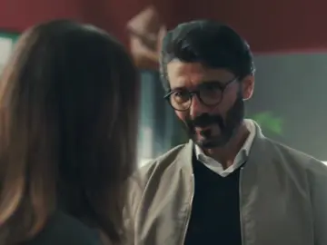 حضرتك فاهمة غلط مختار راح المدرسة علشان ولاده عاملوا مشكلة لا لا انا بنتي قاعدة بتعيط بره مش هسكت مختار جاب اخره معاهم