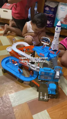 ⚠️ Disclaimer: Ang mga batang nasa video ay may kasamang adult at nasa loob lamang ng bahay habang naglalaro. Ligtas at guided po sila sa buong activity. #railcartraintracktoys #traintoys #toys 