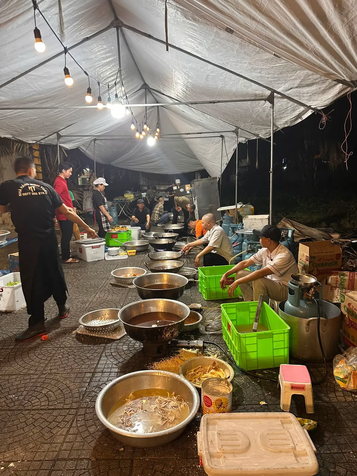 Hương - Vị - Sắc. Sự kết hợp hoàn hảo cho đám cưới của e gái ngày mưa gió. 