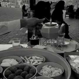 Jangan sampai terlalu sering melihat keatas sampai lupa mensyukuri nikmat yang telah didapatkan #ustadzadihidayat #hijrah #fyp 