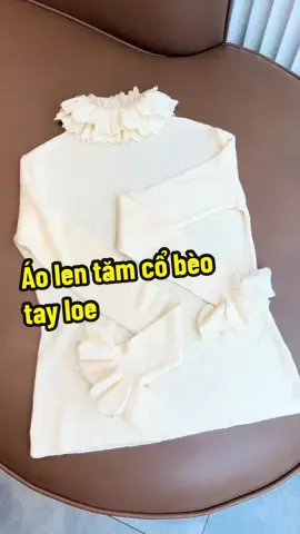 Gu bà nào vào nhận ngay 🤭. Len tăm cổ bèo 2 lớp phối tay loe, xinh iuuu tiểu thư sang chảnh lắm lunnn 💕🌸🫶