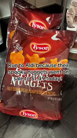 Day after Halloween sale! Marked down to $1.49 a bag.. can’t beat that. 👌@ALDI USA #spookyseason #foodtiktok #cheapfood #MomsofTikTok 