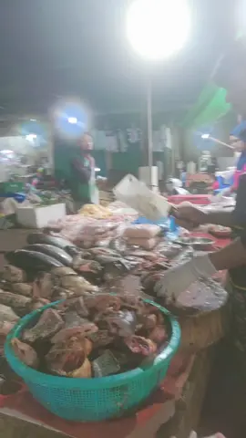 မောင်းလေးခုတ်နေတာကြိုးစားပန်းစားနဲ့#viweလဲမရှိlikeလဲမရှိလဲတင်မယ်ကွာ😞😞 