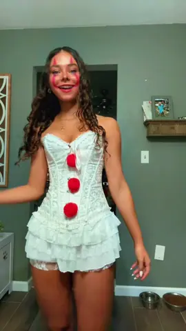 you’ll float too 🎈🎈🎈🎈 #IT #fyp #halloween 