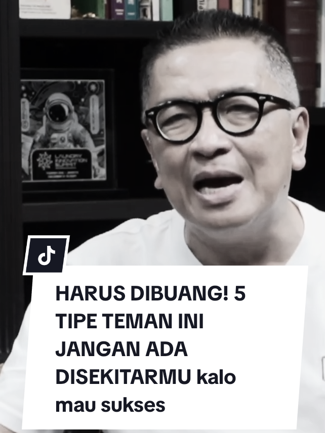 Di bagian ini, Helmy Yahya secara eksplisit menyatakan: 