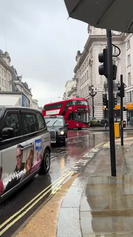 last one from day 1 #london #diml #travelvlog 