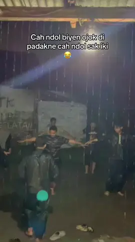 Cah cah biyen di seneni mene balik cah sak iki Di seneni titik jalok risen 😅#foryou #pshw_tm_1903 #pshwrantingtulangan #pshwsidoarjo #pshwpusatmadiun 