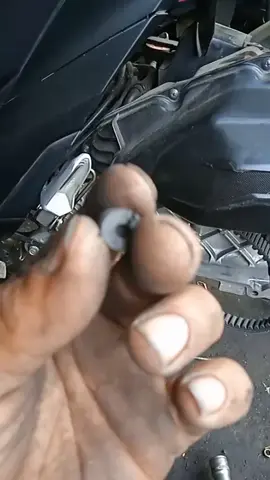 karet kampas ganda pecah menyebabkan suara klak klak saat langsam pada motor vario 125/150 #agusbengkelngupit #agusbengklngupits #mekanikmotorabeng #mekanikmotorabeng #tiktokagusabeng 