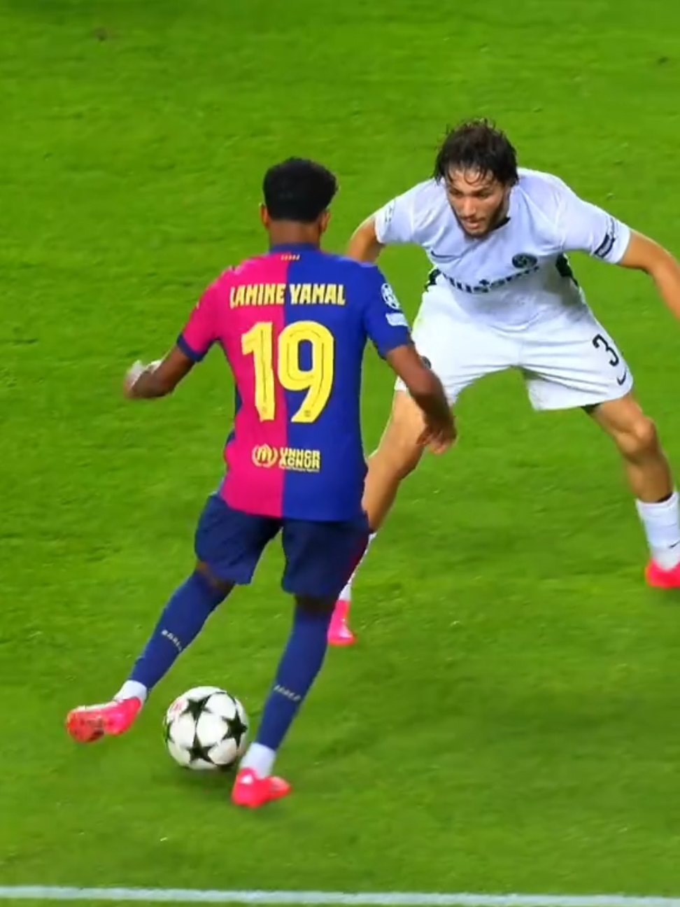 yamal cooking young boys 🔥 #yamal #barcelona #youngboys #football 