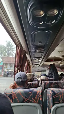 Sing jadi cukang lantaran kango ngangkat harkat derajat orang tua😇 #bus #primajasa #bandung #terminalindihiangtasikmalaya #vibesjalan 